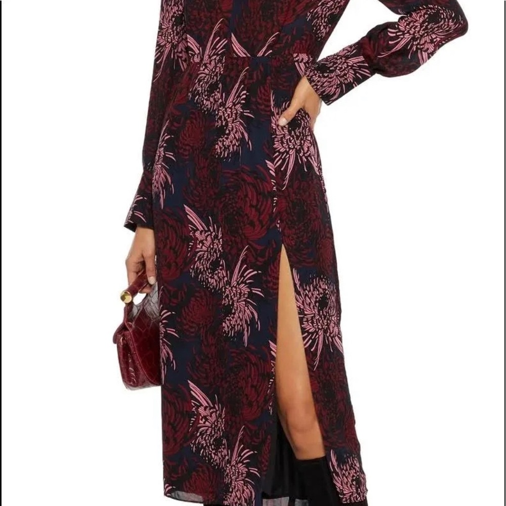 A.L.C 100% silk dress, side pockets, back zipper and side opening. NWT.